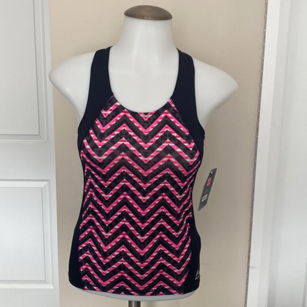 NWT! Active Detailed Top